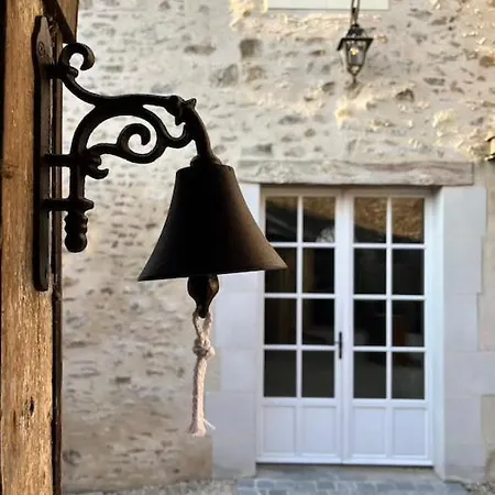 La Pierre Du Bonheur * Saint-Denis-dʼAnjou